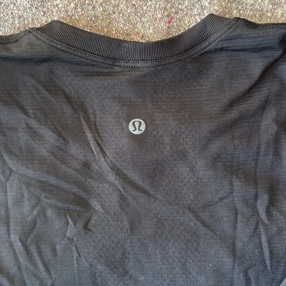 Lululemon Swiftly Relaxed Long Sleeve Top in Black (Size 2) - Picture 6 of 7